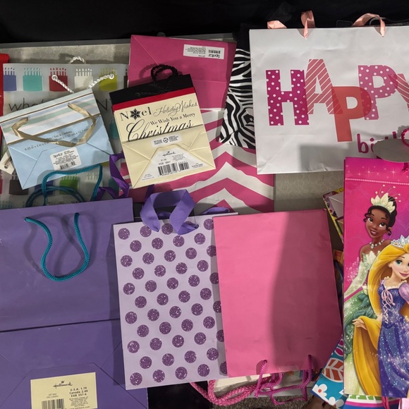 Assortment 33 Premium Gift Bags All Sizes At BIG Discount! New And Used - Picture 2 of 5